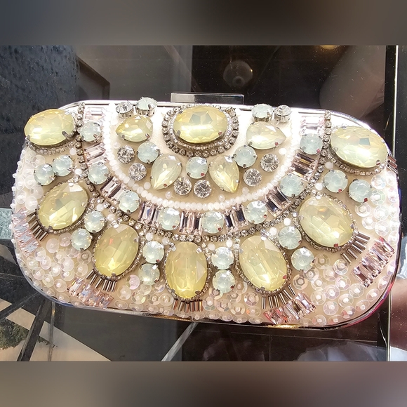 Party Clutch w Silver chain. NWT - Picture 2 of 7